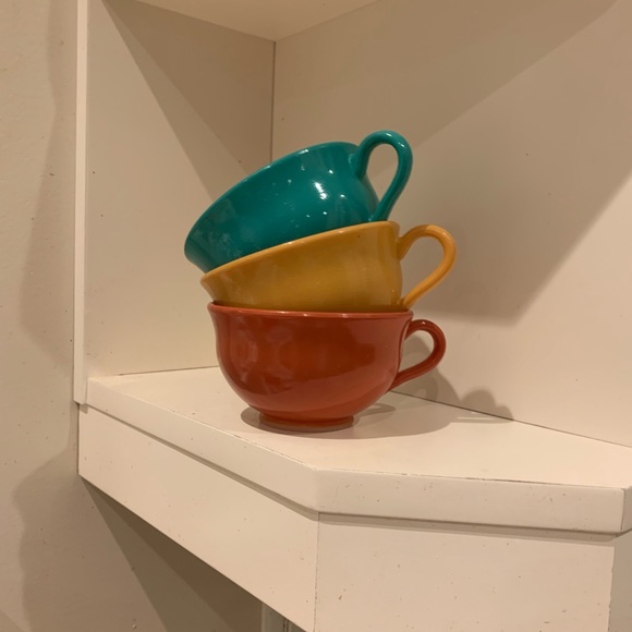 RARE Vintage teacups. Set of 3 in striking colours. $30 - Picture 3 of 8